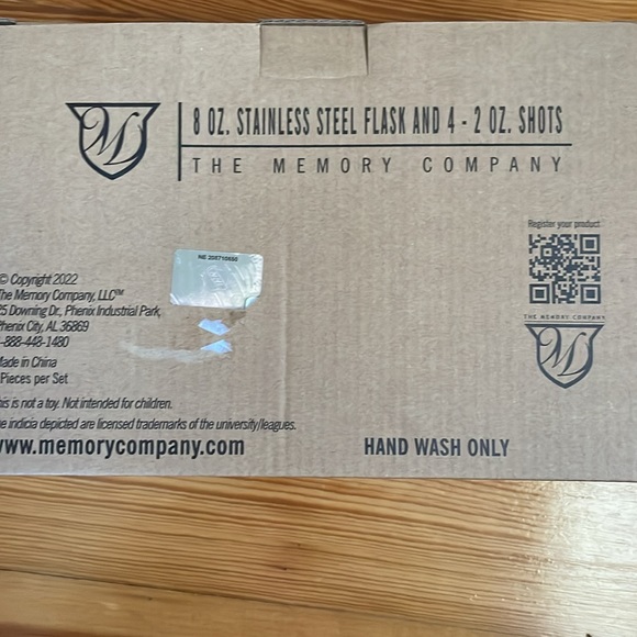 Bruins stainless steel flask & shot glass set - Picture 2 of 2